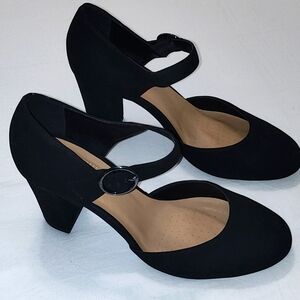 City Classified Mary Jayne Pumps